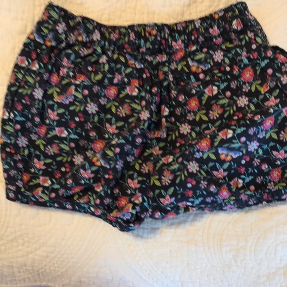 EUC girls shorts. 5T - Picture 6 of 8